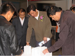 自治区领导探访节能环保产品企业